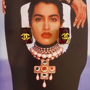 chanel gold cc red gripoix clip earring